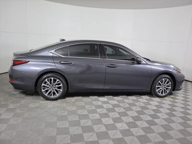 Thumbnail: 2025 Lexus ES - 4