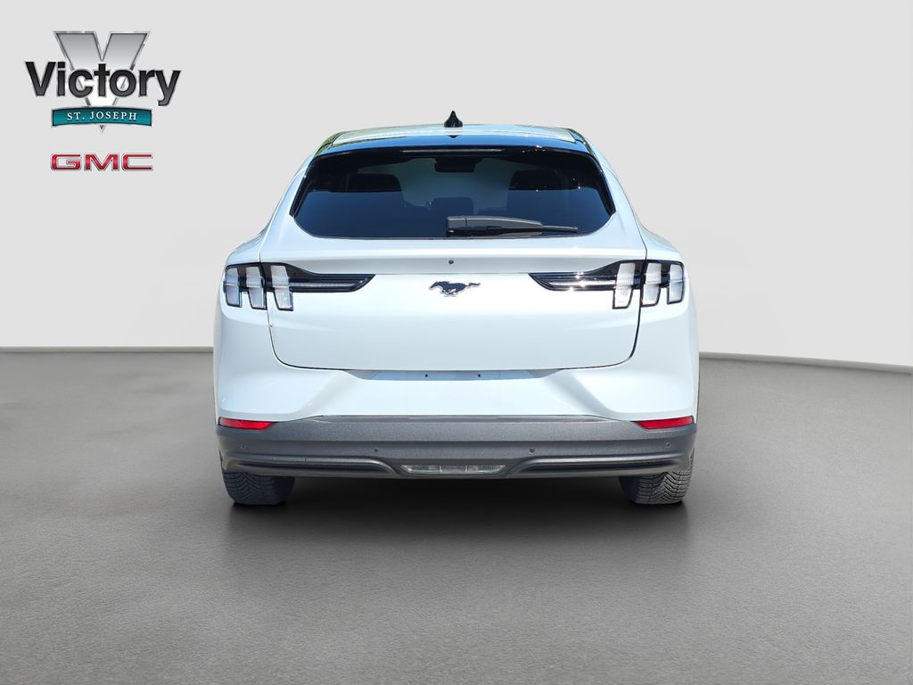 Used 2023 White Ford Select image 16