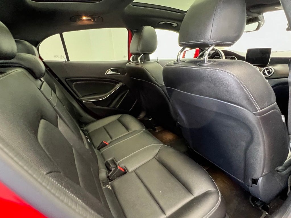 Thumbnail: 2019 Mercedes-Benz GLA - 8