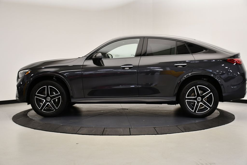 2025 Mercedes-Benz GLC 300 2