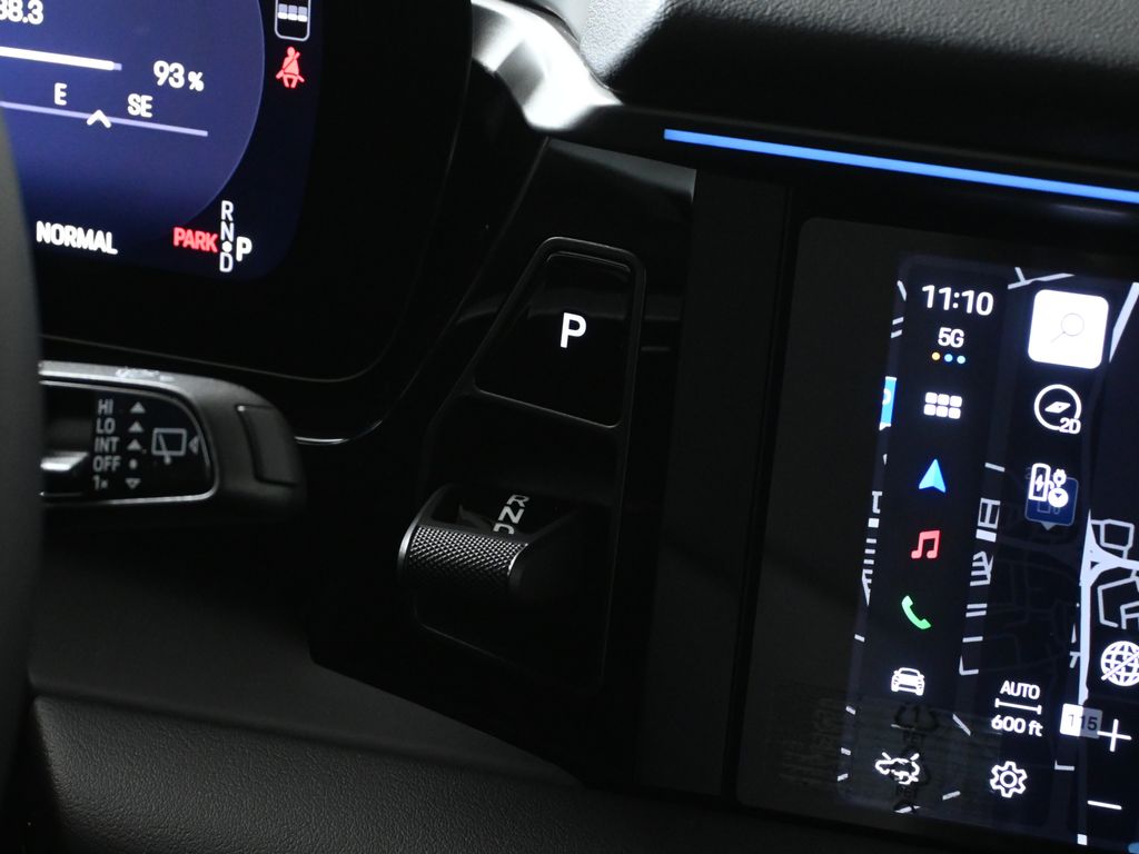 Thumbnail: 2026 Porsche Macan - 24