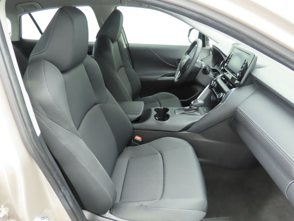 2021 Toyota Venza LE 20