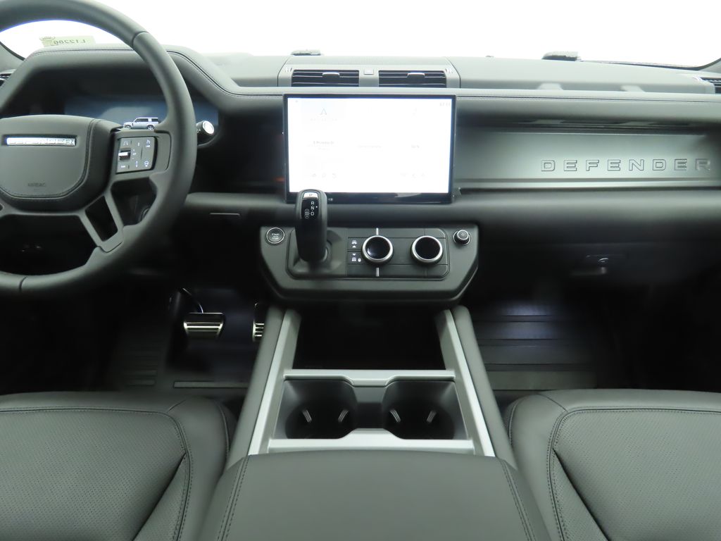 2025 Land Rover Defender 130 14