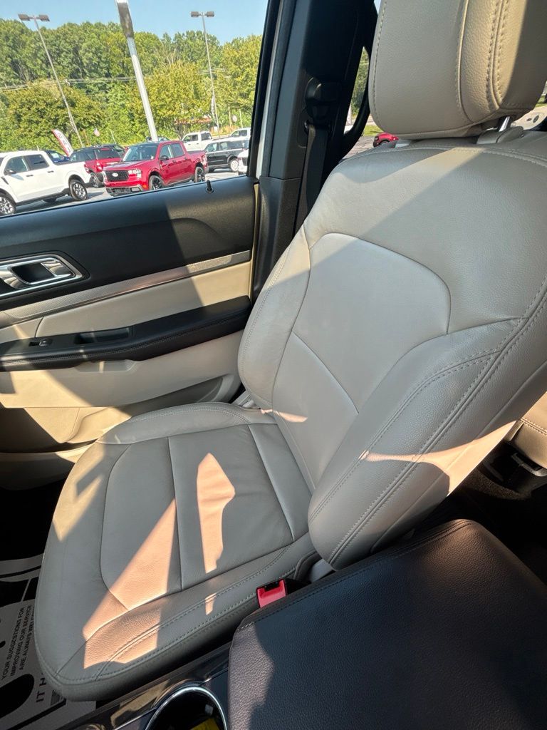 FordExplorer19