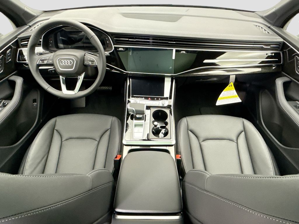 Thumbnail: 2026 Audi Q7 - 14