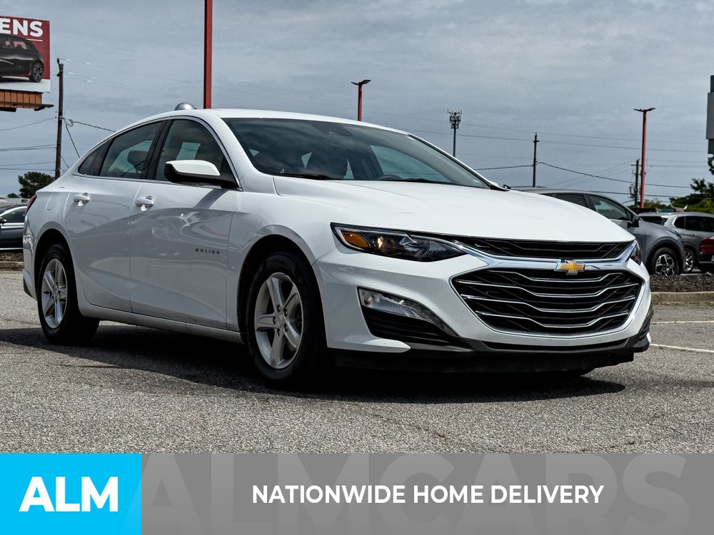 Used 2024 White Chevrolet LT image 4