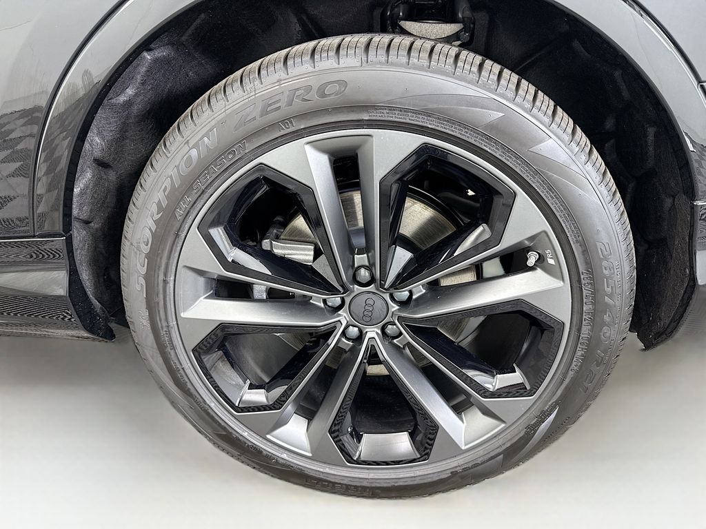 Thumbnail: 2026 Audi Q7 - 32