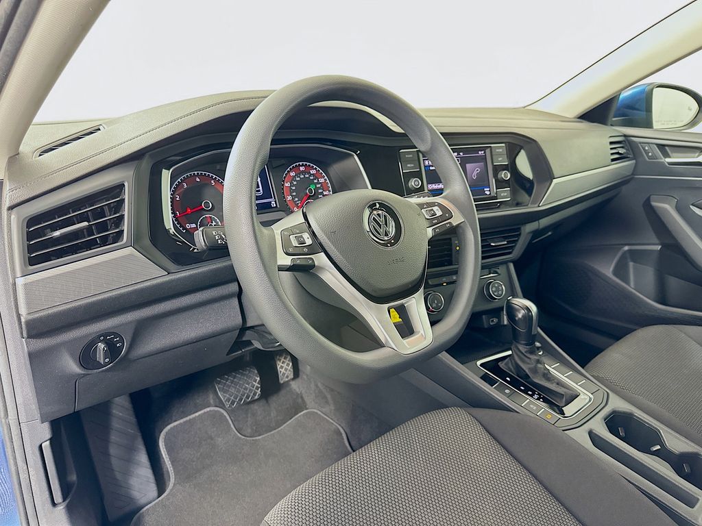 Thumbnail: 2019 Volkswagen Jetta - 9