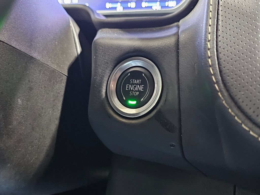 Used 2023  Chevrolet Premier image 30