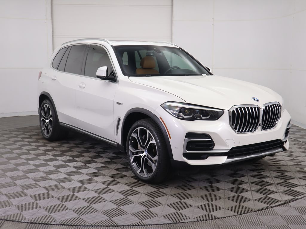 Thumbnail: 2022 BMW X5 - 3