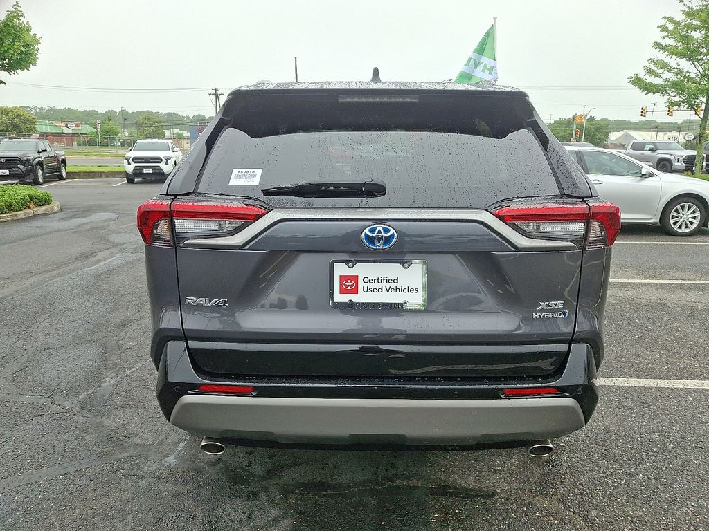 2024 Toyota RAV4 XSE 5