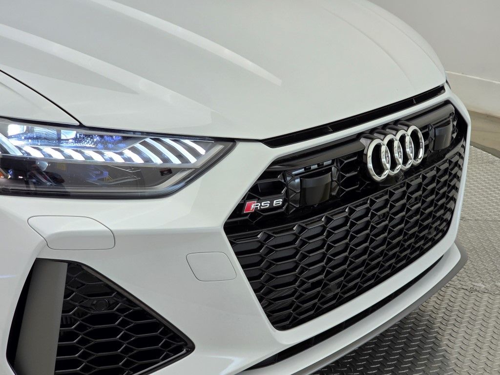 Thumbnail: 2024 Audi RS 6 - 4