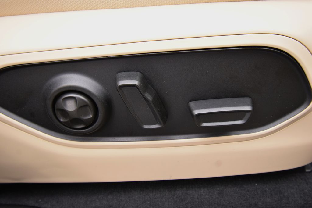 new 2026 Jeep Grand Cherokee car, priced at $48,485