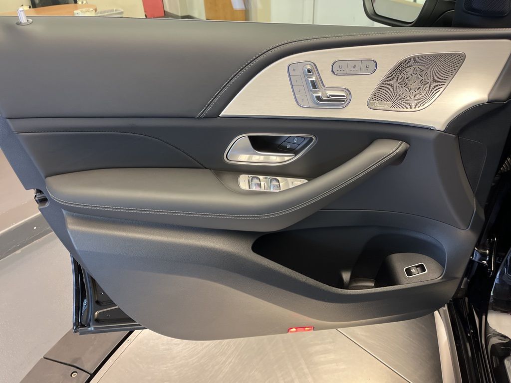 Thumbnail: 2026 Mercedes-Benz GLE - 11