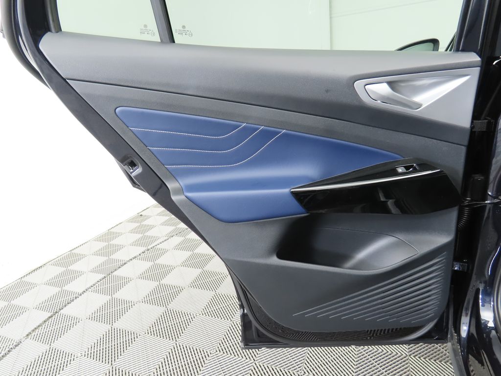 2025 Volkswagen ID.4 Pro S 27