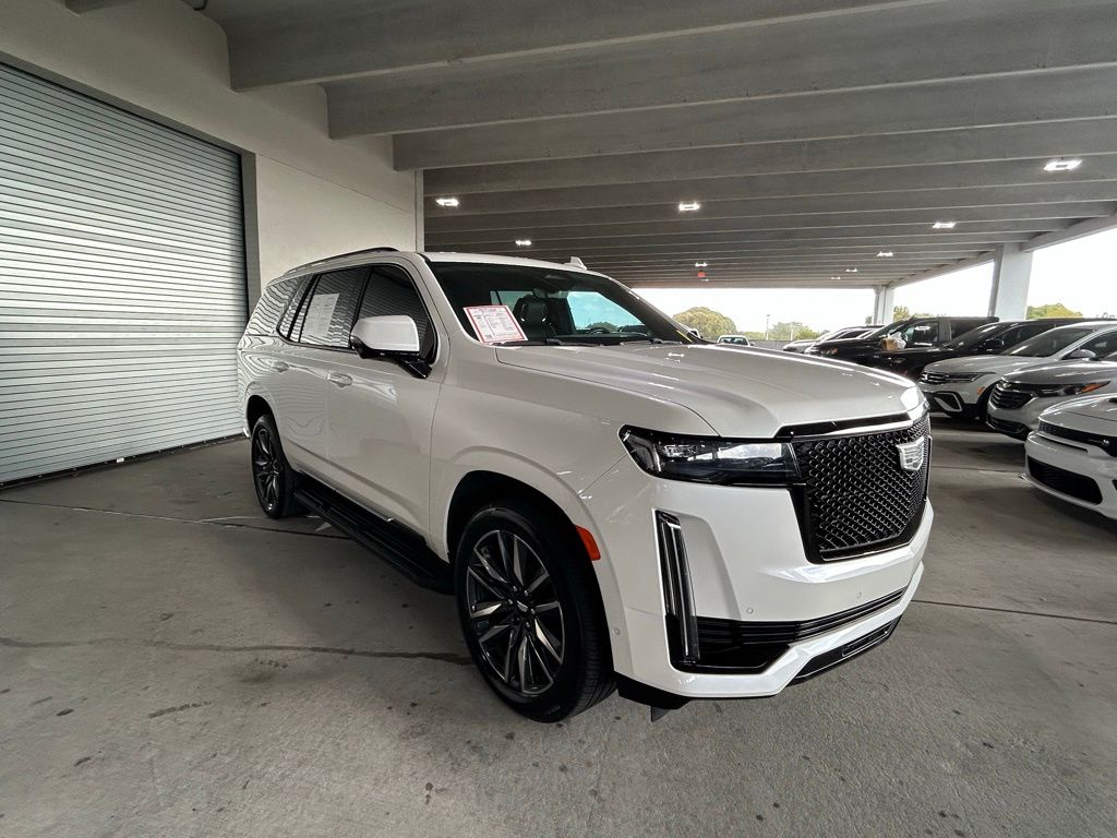 Used 2022 Crystal White Tricoat Cadillac Sport image 7