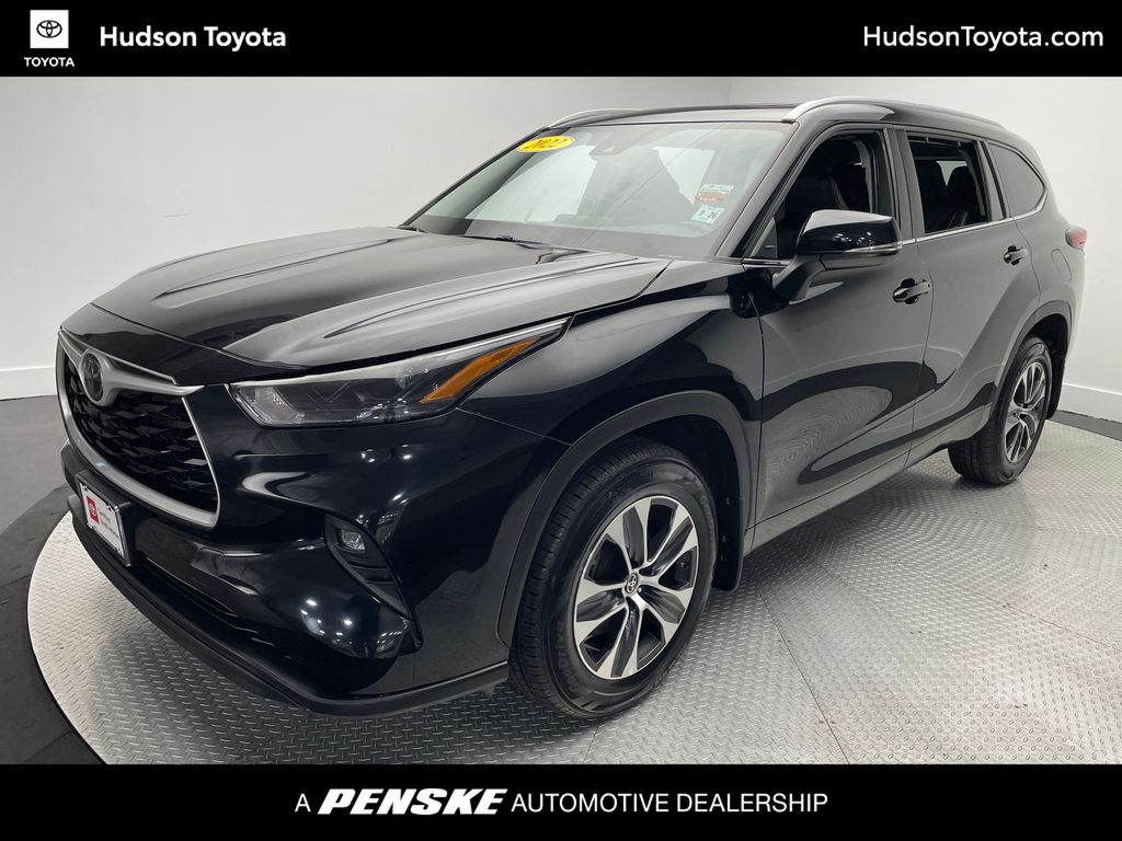 Thumbnail: 2022 Toyota Highlander - 1
