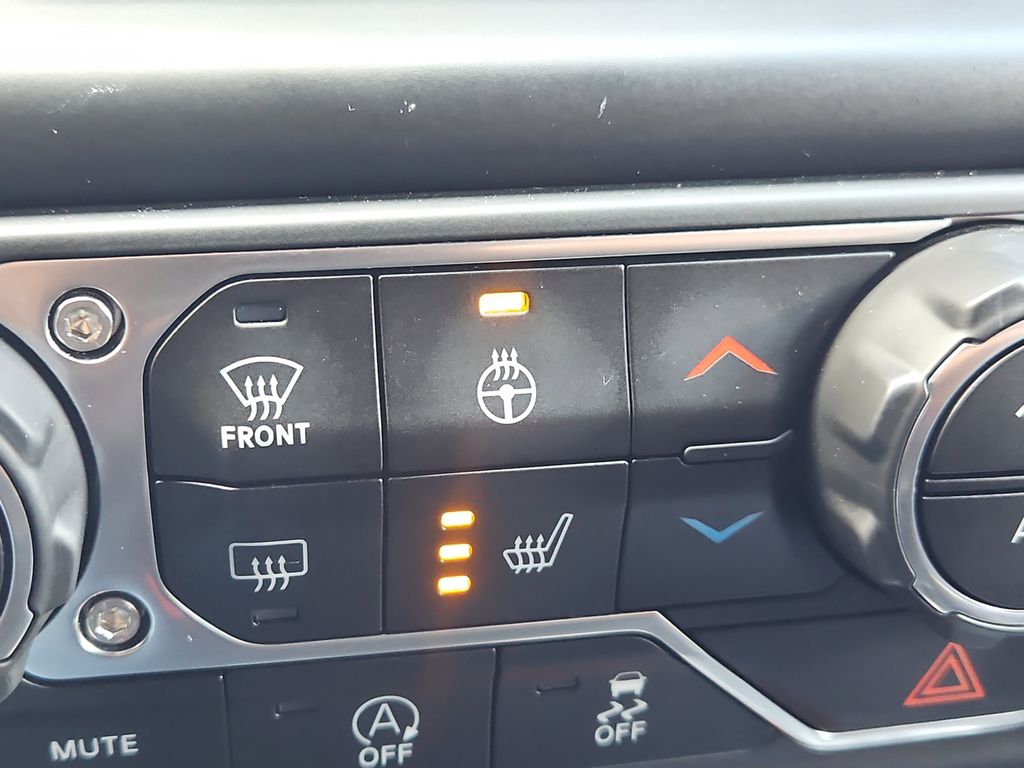 2021 Jeep Wrangler Unlimited Sahara photo