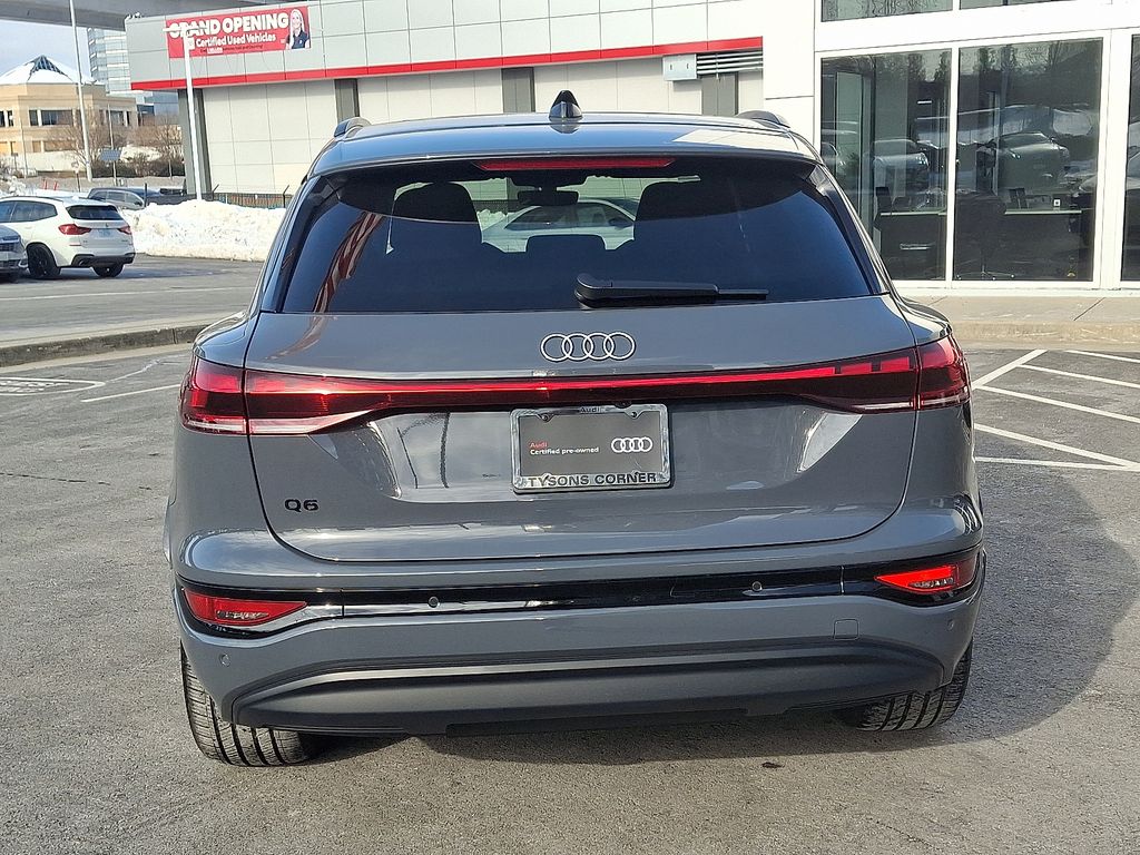 Thumbnail: 2025 Audi Q6 e-tron - 5