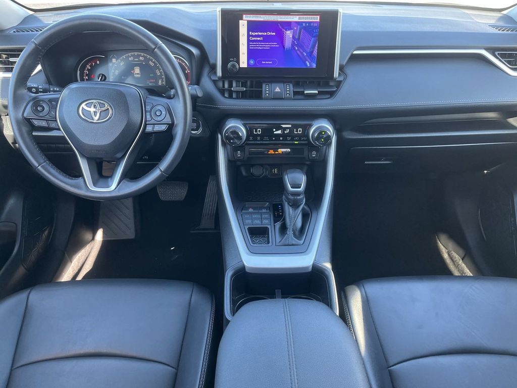 2024 Toyota RAV4 XLE Premium 15