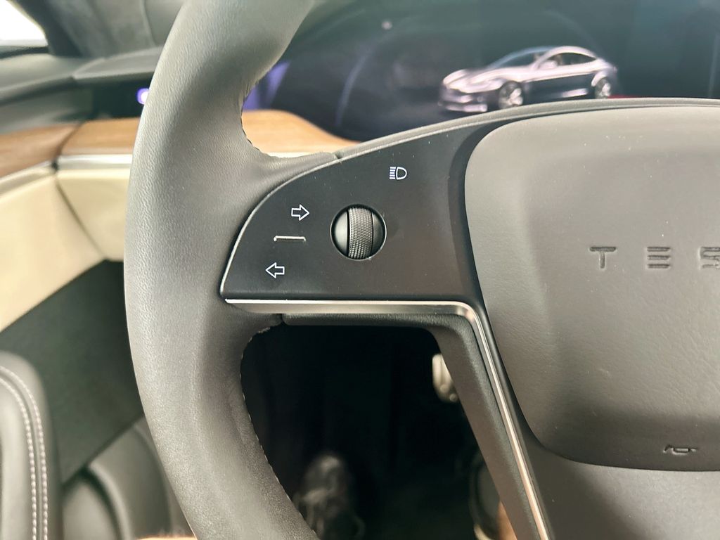 Thumbnail: 2022 Tesla Model S - 11