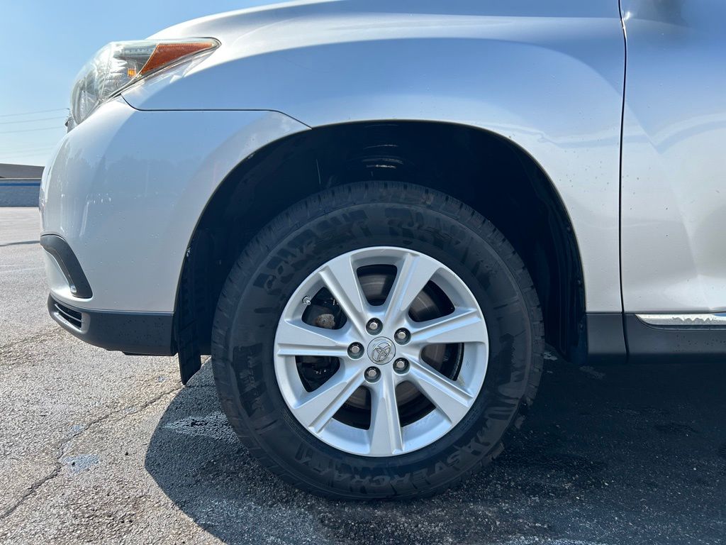 Thumbnail: 2012 Toyota Highlander - 10