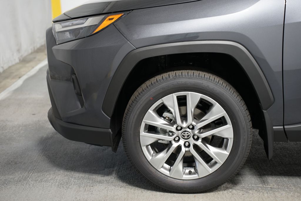 2025 Toyota RAV4 XLE Premium 5