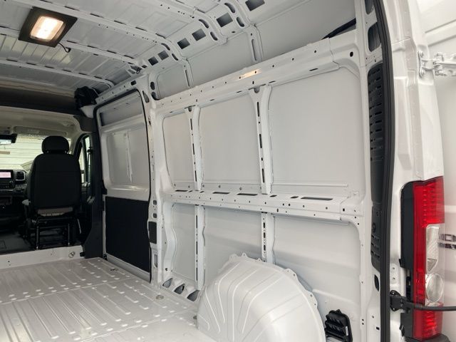 2024 Ram ProMaster 2500 High Roof 38