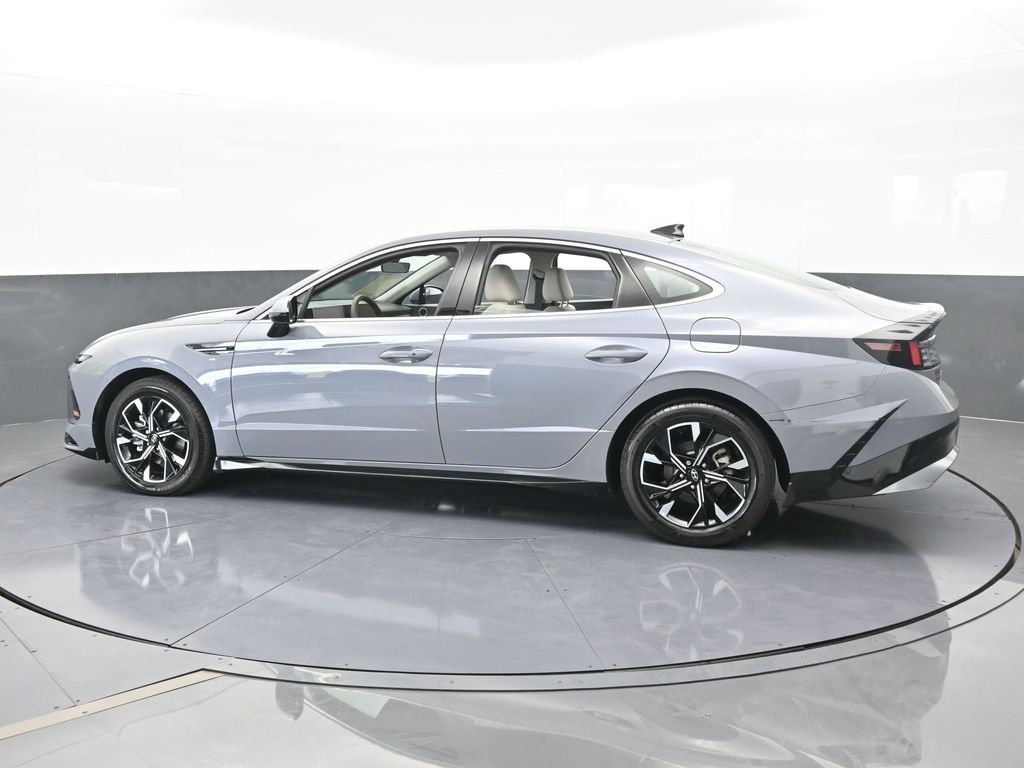 Used 2024 Hyundai Sonata SEL with VIN KMHL64JA7RA381049 for sale in Miami, FL