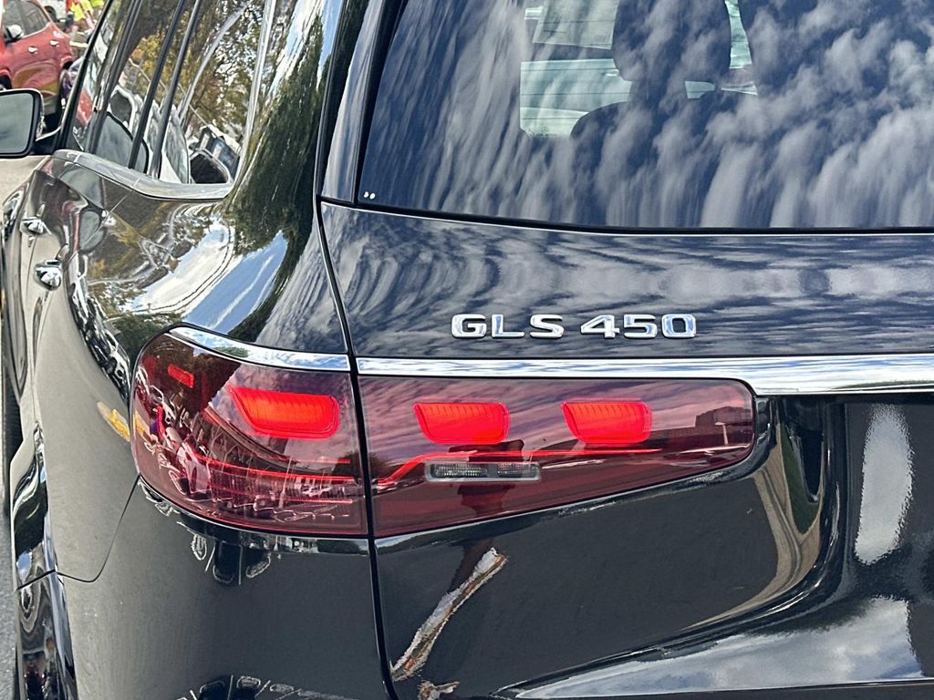 Thumbnail: 2024 Mercedes-Benz GLS - 10