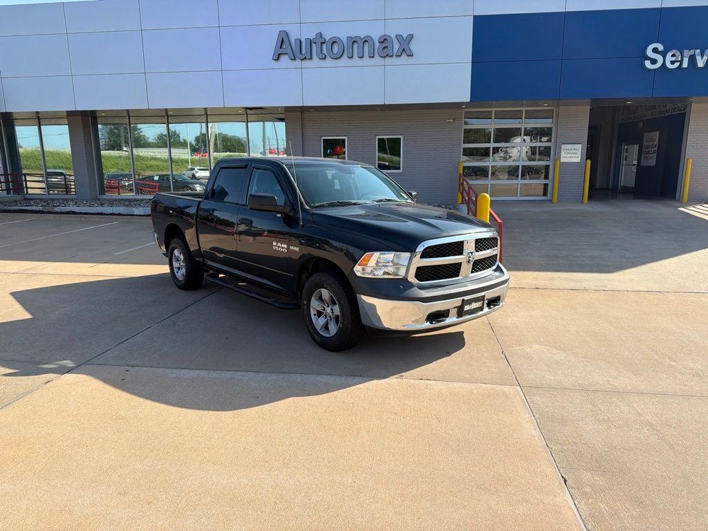 Brilliant Black Crystal Pearlcoat 2016 RAM 1500 Pickup Truck Four-Wheel Drive 6-Speed Automatic