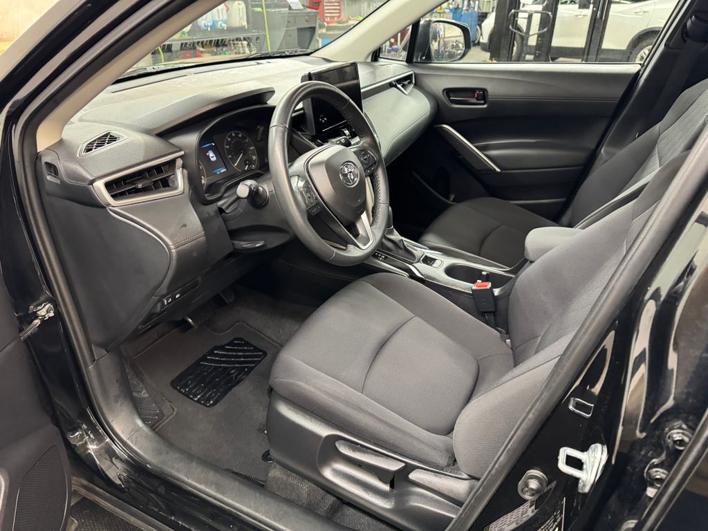 2024 Toyota Corolla Cross LE
