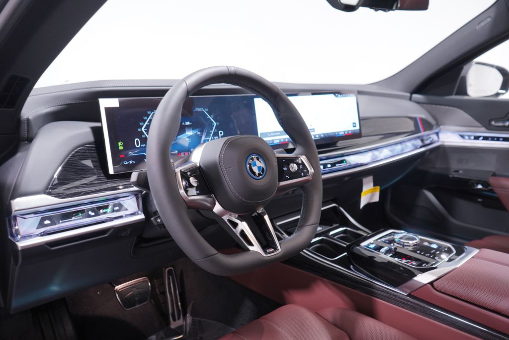 2025 BMW i7 xDrive60 6