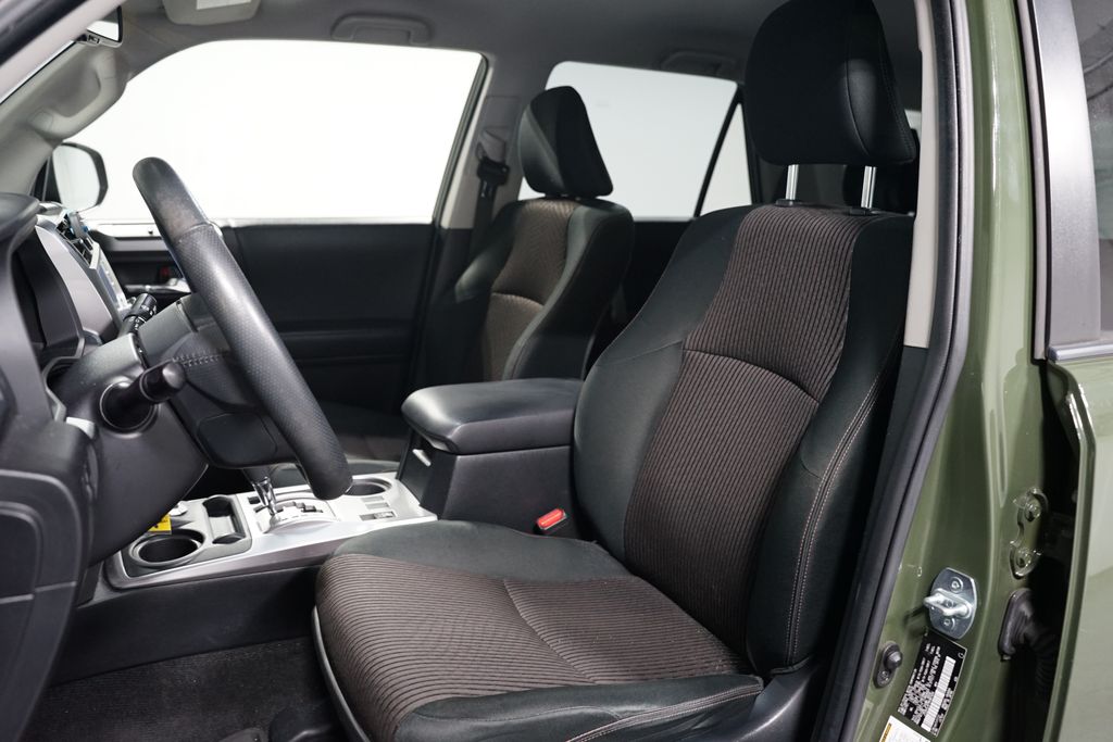 Thumbnail: 2021 Toyota 4Runner - 6