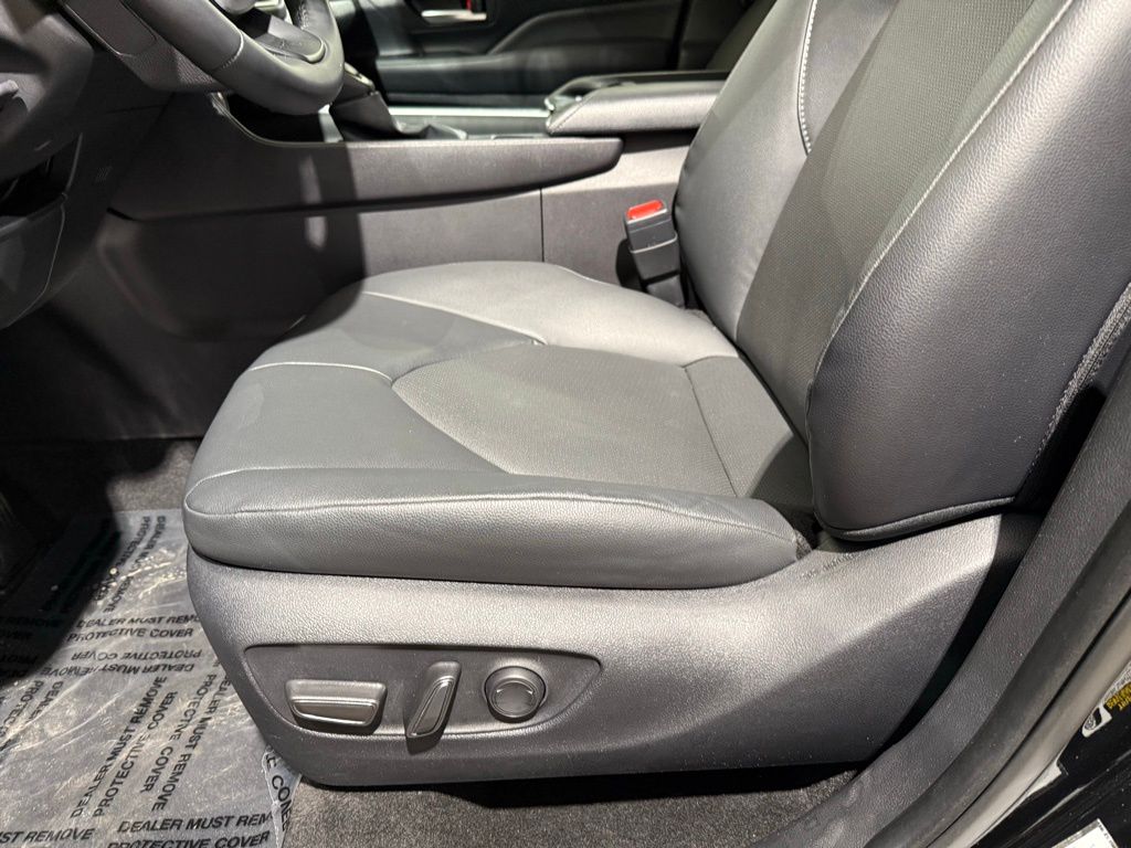 Thumbnail: 2025 Toyota Grand Highlander - 14