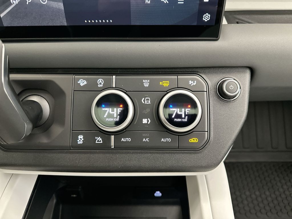 Thumbnail: 2025 Land Rover Defender - 11