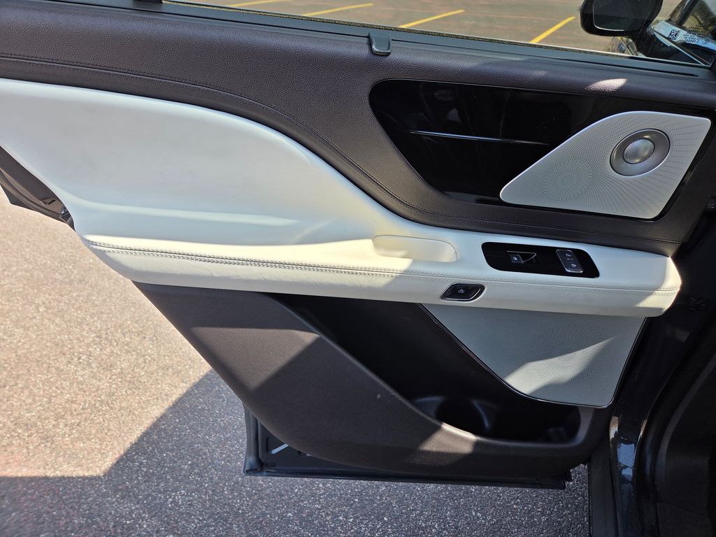 2020 Lincoln Aviator Black Label