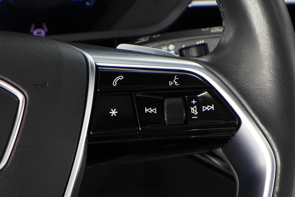 Thumbnail: 2022 Audi e-tron - 29