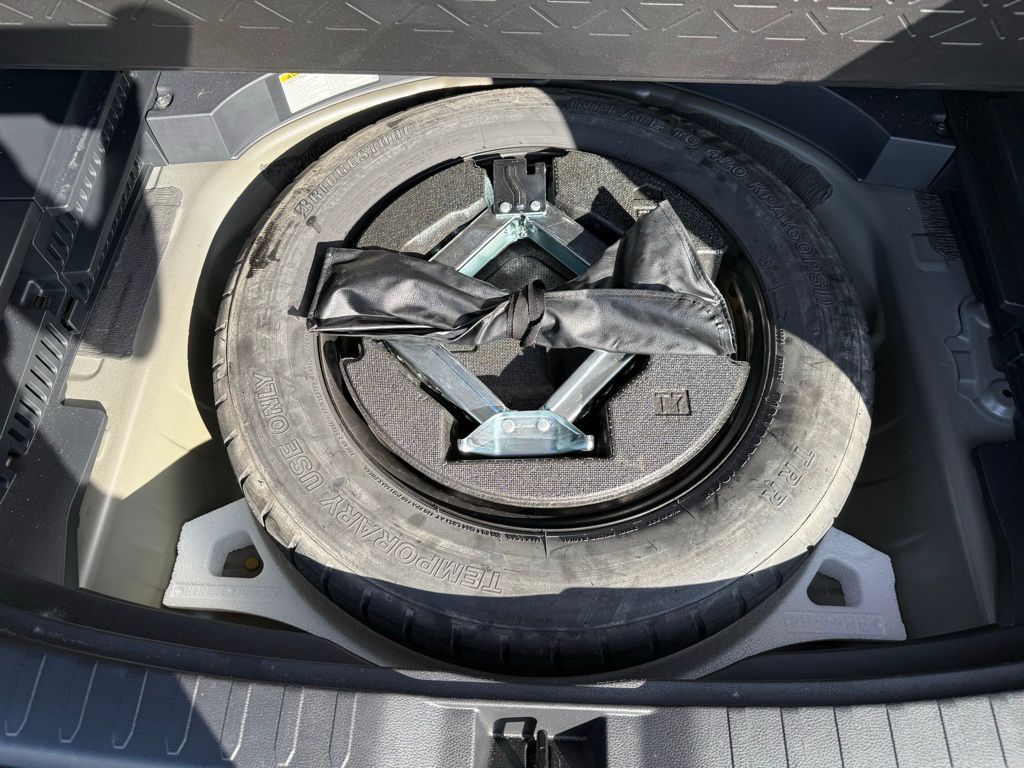 Thumbnail: 2021 Toyota RAV4 - 27