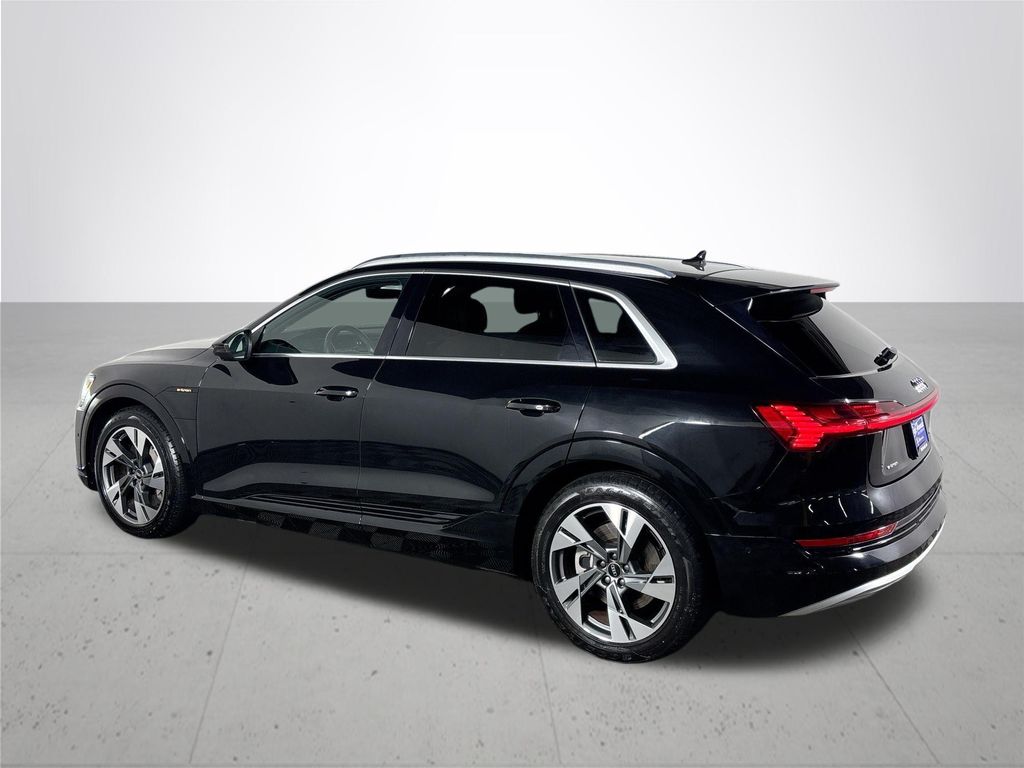 2021 Audi e-tron Premium Plus