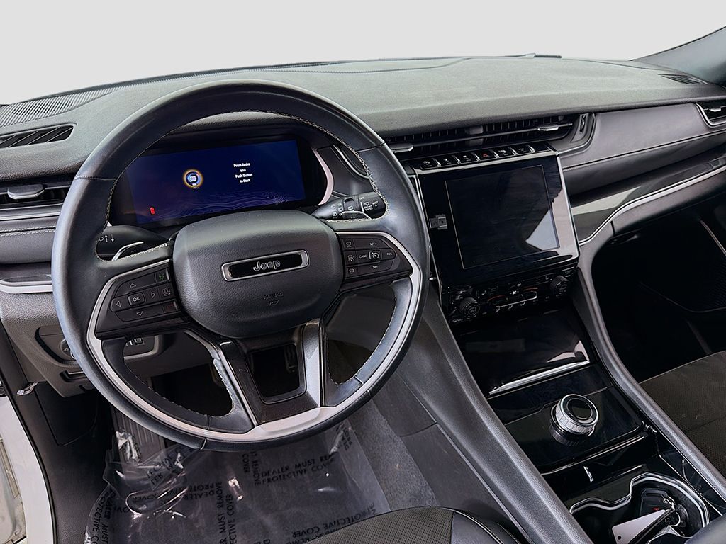Used 2021 White Jeep Altitude image 21