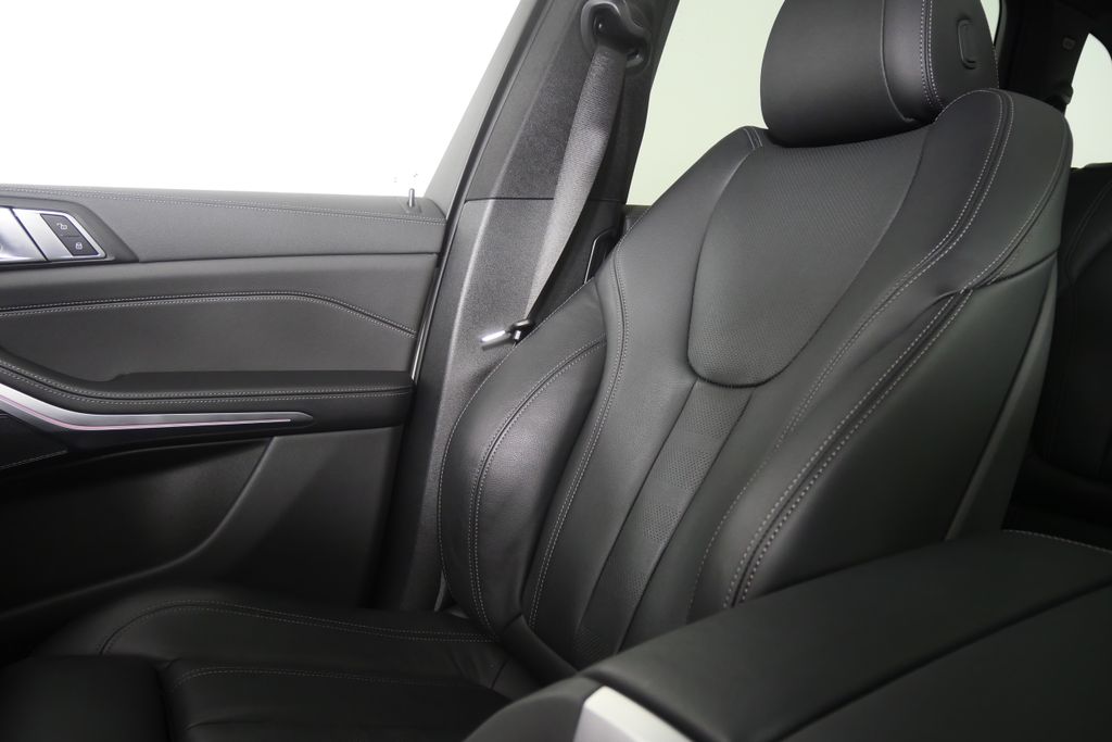 Thumbnail: 2022 BMW X5 - 26