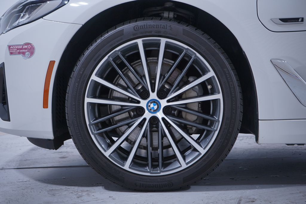 Thumbnail: 2023 BMW 5 Series - 2