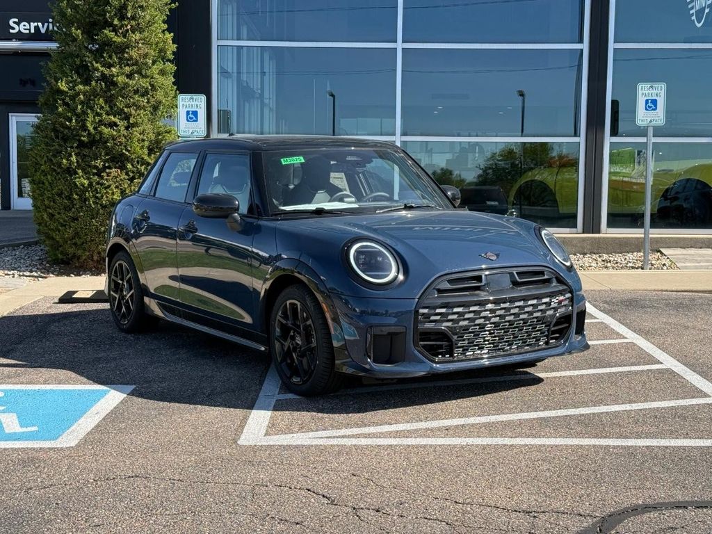 2026 MINI Hardtop S Iconic