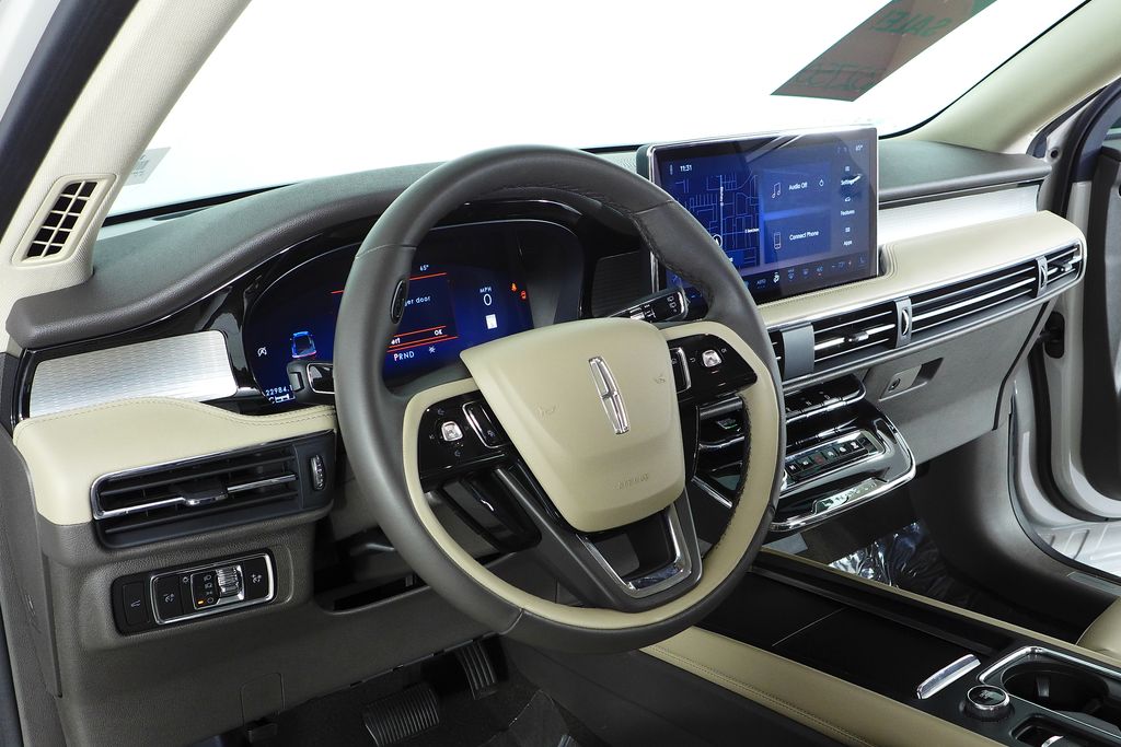 2023 Lincoln Corsair Standard 26