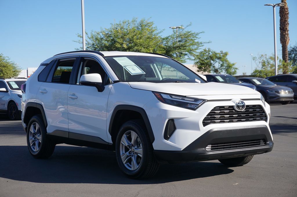 2023 Toyota RAV4 XLE 4