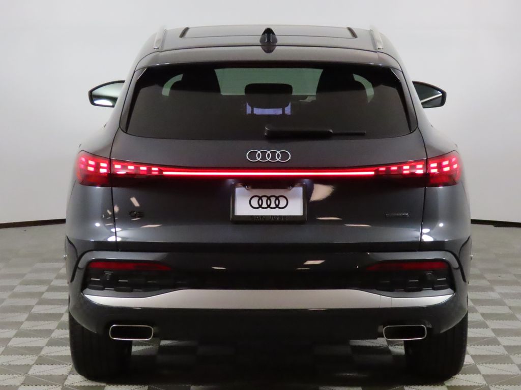 Thumbnail: 2025 Audi Q5 - 4