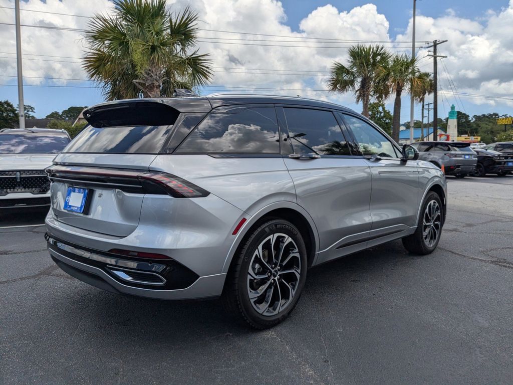 2025 Lincoln Nautilus Reserve