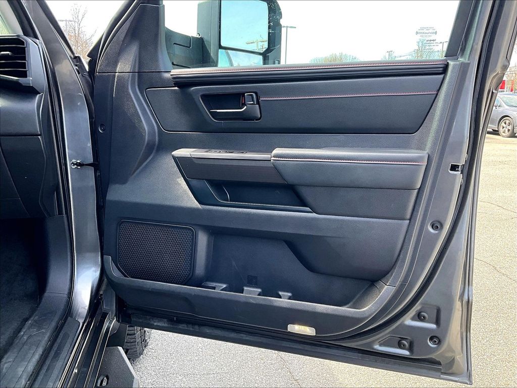 2023 Toyota Tundra Hybrid — photo 12
