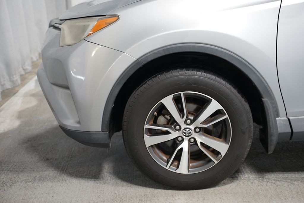 Thumbnail: 2018 Toyota RAV4 - 5